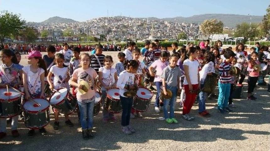 İzmir&rsquo;de Bin 230 &Ccedil;ocuk "atam İzindeyiz" Yazacak