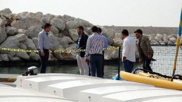 Kayıp Gencin Cesedi Denizde Bulundu 1