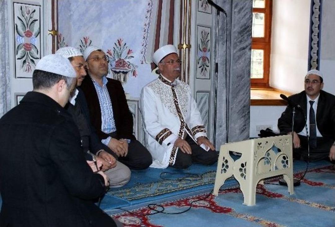 Hafız Din G&ouml;revlilerinden K&uuml;tahyalılar&rsquo;a Kur&rsquo;an-ı Kerim Ziyafeti