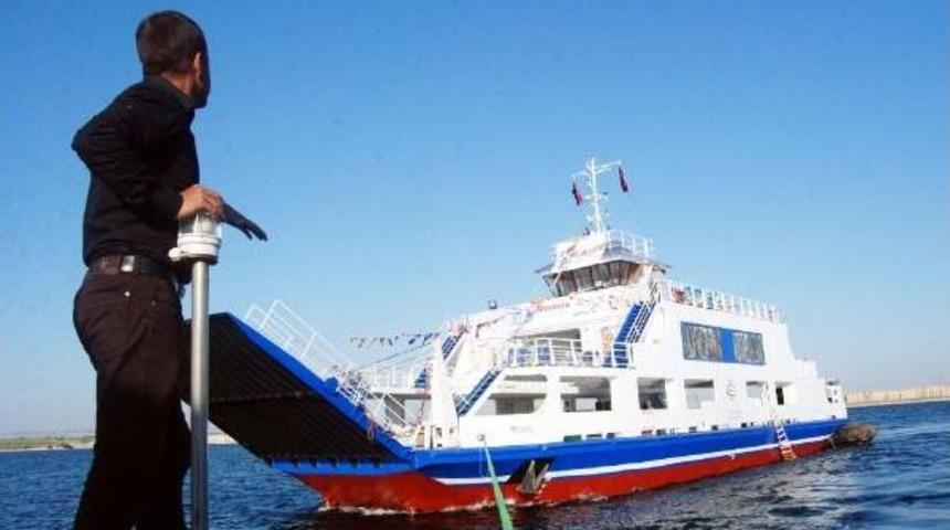Zeugma Ve Rumkale Arasında Araba Feribot Seferi Başlıyor