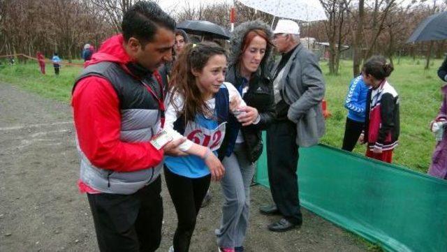 &Uuml;ş&uuml;ten Ve Bayıltan Kros 1