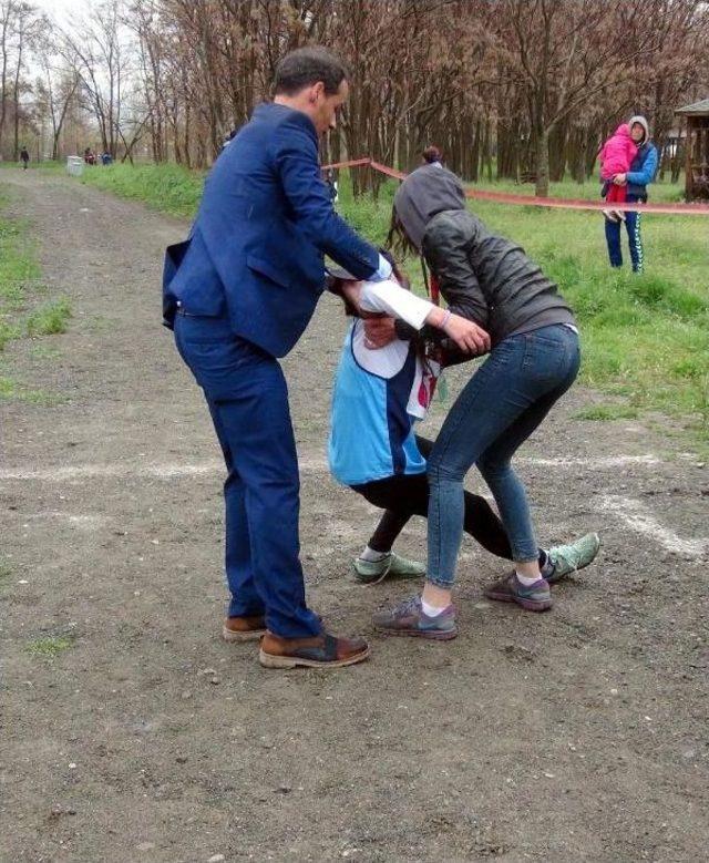 &Uuml;ş&uuml;ten Ve Bayıltan Kros 2