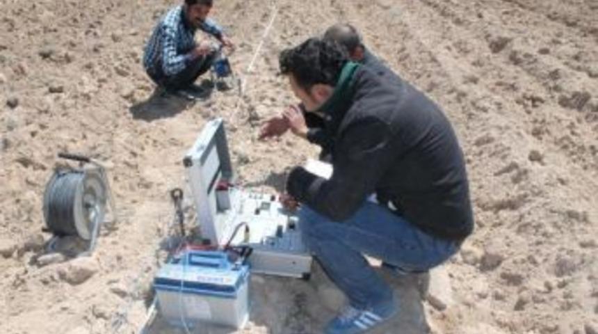 M&uuml;hendis Adayları Yeraltı Suyu Araması Yaptı