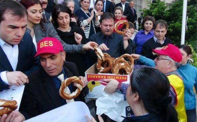 Kocaeli Sgk Çalışanlarından Simitli Protesto