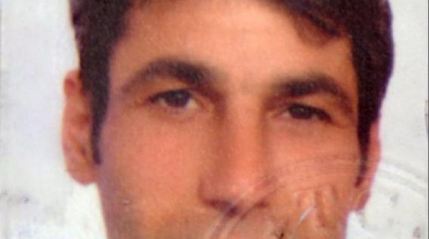 Kayıp Pedagogun Otomobilinde Yarı &Ccedil;ıplak Cesedi Bulundu