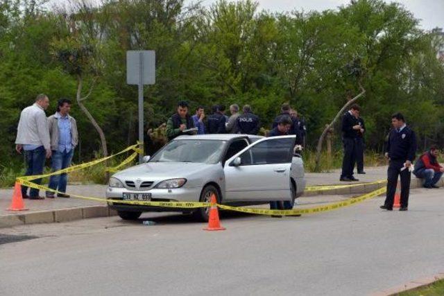 Kayıp Pedagogun Otomobilinde Yarı Çıplak Cesedi Bulundu