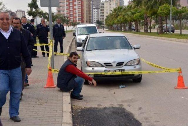 Kayıp Pedagogun Otomobilinde Yarı Çıplak Cesedi Bulundu