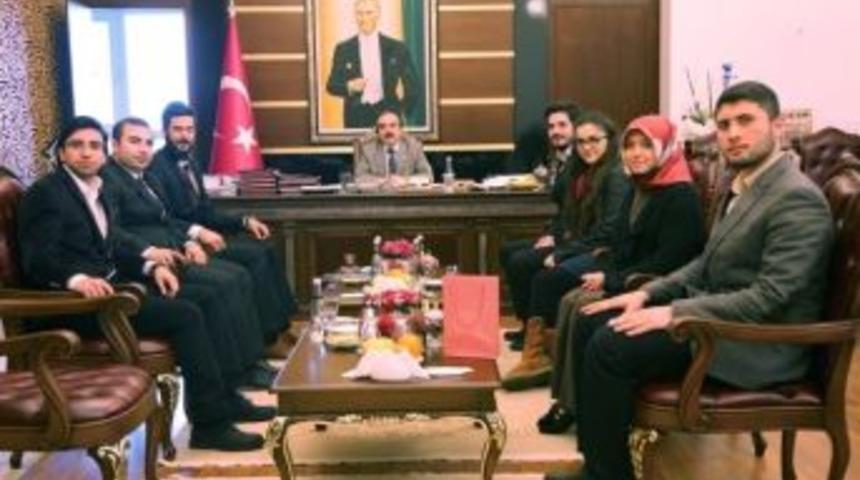 Gen&ccedil;lerden Vali Coş&rsquo;a Ziyaret