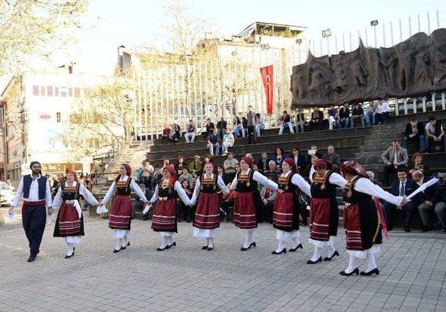 Yunanistan Folklor Ekibi Bursa’nın Fethi Şenliklerine Katıldı