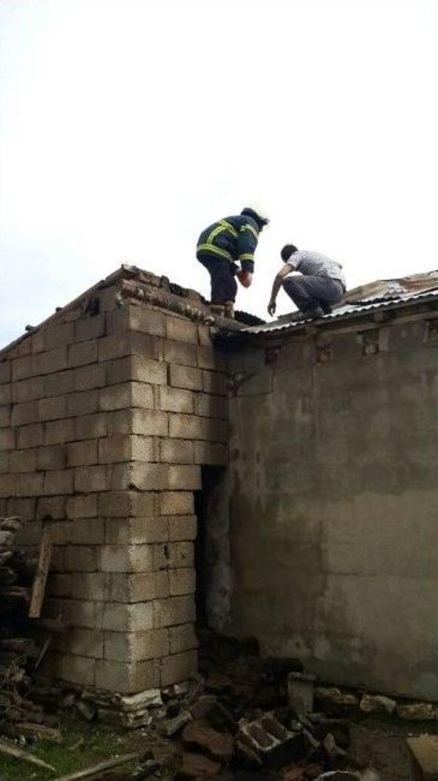 Van&rsquo;da Odunluk Yangını 3