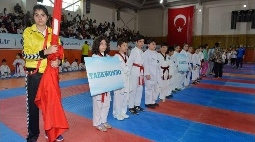 8&rsquo;inci &Uuml;sk&uuml;dar Spor Oyunları Başladı