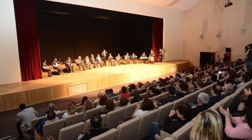 Beylikd&uuml;z&uuml;l&uuml;ler Sıra Gecesinde T&uuml;rk&uuml;lerle Coştu