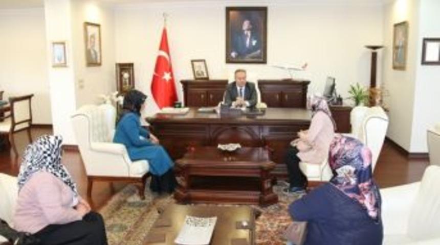 Otistik &Ouml;ğrencilerin Aileleri Vali Fidan&rsquo;ı Ziyaret Etti