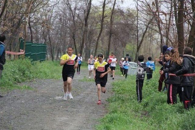 Kros B&ouml;lge M&uuml;sabakaları Yapıldı 1