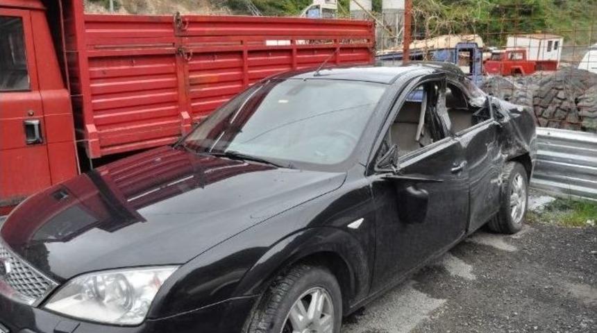 Artvin&rsquo;de Trafik Kazası: 1 &Ouml;l&uuml;, 3 Yaralı