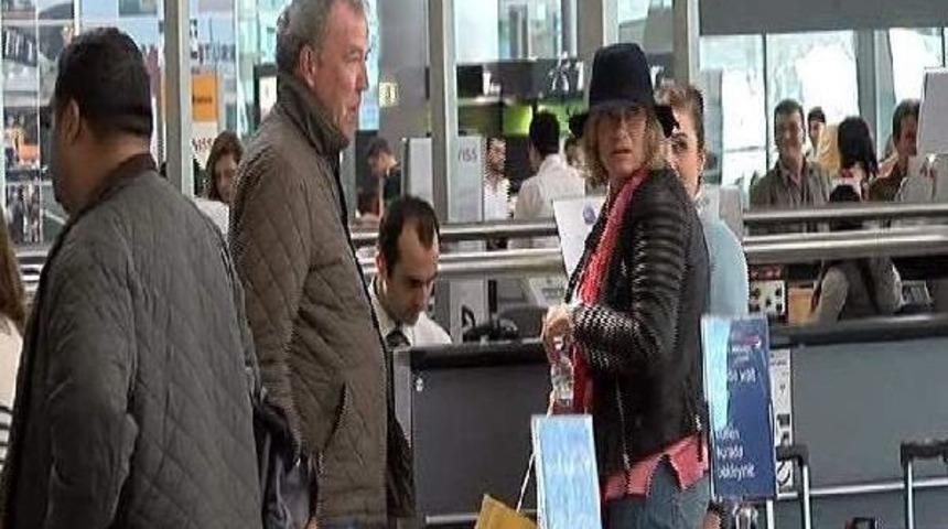 Jeremy Clarkson Atatürk Havalimanı'nda Sevgilisiyle Görüntülendi