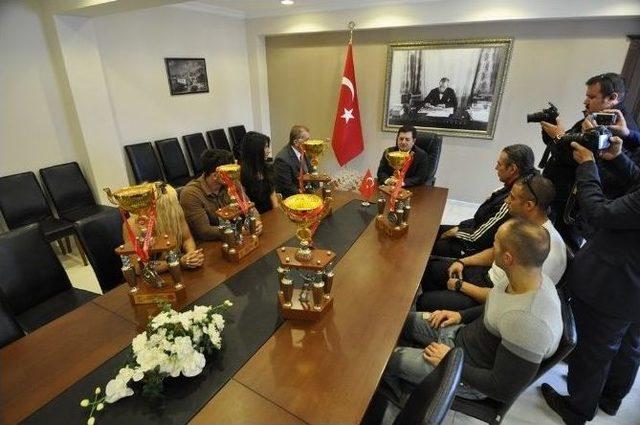V&uuml;cut Sporcularından Kaymakam G&ouml;dekmerdan&rsquo;a Ziyaret 1