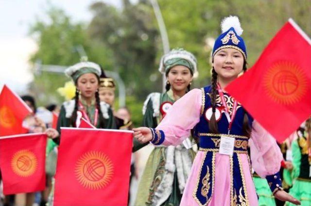 Sağanak Yağmur, Çocukların Dansını Engelleyemedi 2
