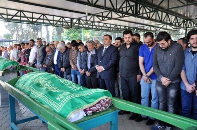 Zincirleme Kazada Aynı Aileden 1 i Bebek 5 Kişi Öldü (2) 1