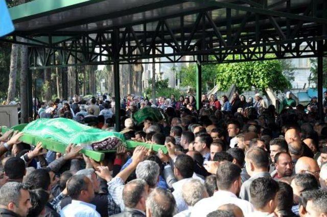 Zincirleme Kazada Aynı Aileden 1 i Bebek 5 Kişi Öldü (2) 2