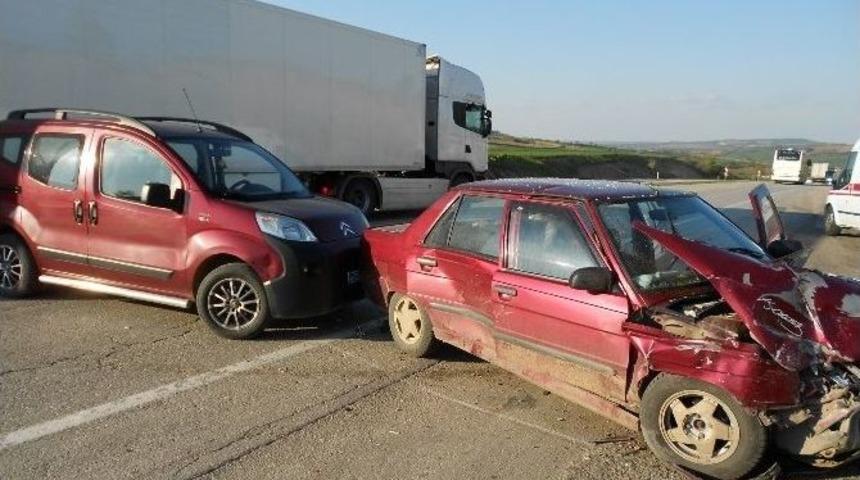 Hastane D&ouml;n&uuml;ş&uuml; Feci Kaza: 5 Yaralı