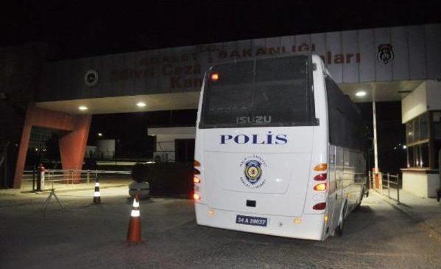 Tutuklanan 17 Polis Silivri Cezaevi'nde