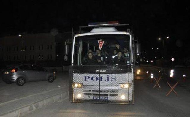 Tutuklanan 17 Polis Silivri Cezaevi'nde