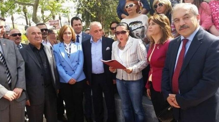 Kuşadası&rsquo;nda Hayvanseverlerden Tepki