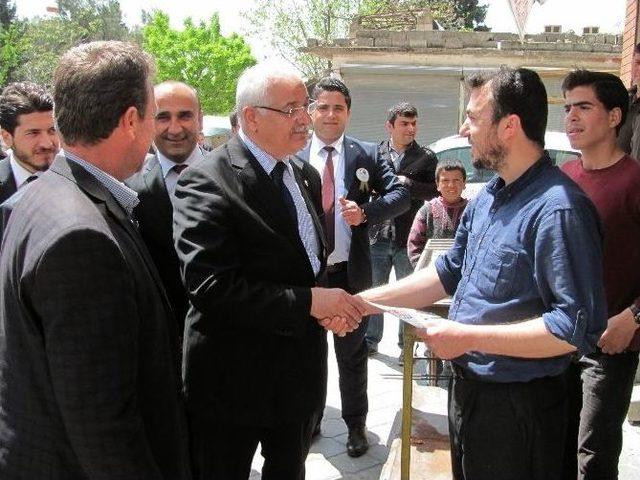 Erdoğan&rsquo;ı Arabanlı Esnaflar Kucakladı 1