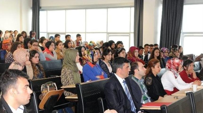 &Uuml;niversitelilere Sağlık Semineri