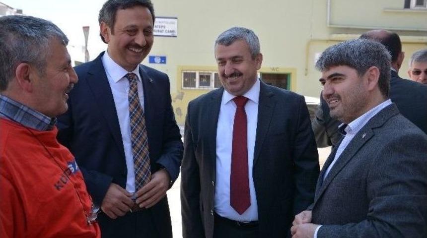 K&ouml;rfez Belediye Başkanı Baran Mahalle Gezilerini S&uuml;rd&uuml;r&uuml;yor