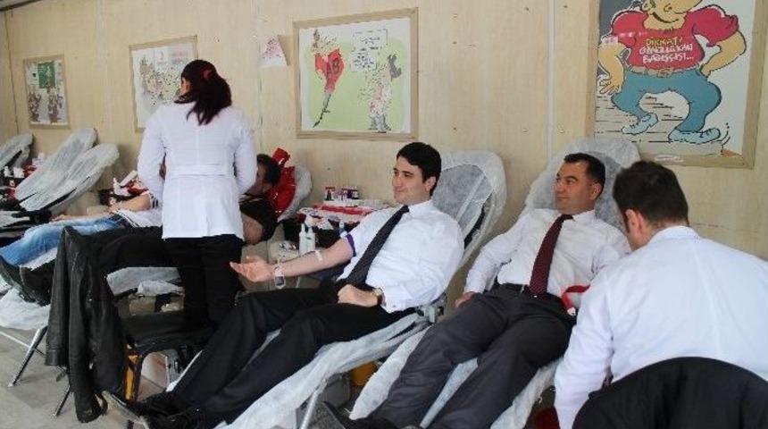 Ayvacık&rsquo;ta Kan Bağışı Rekoru Kırıldı
