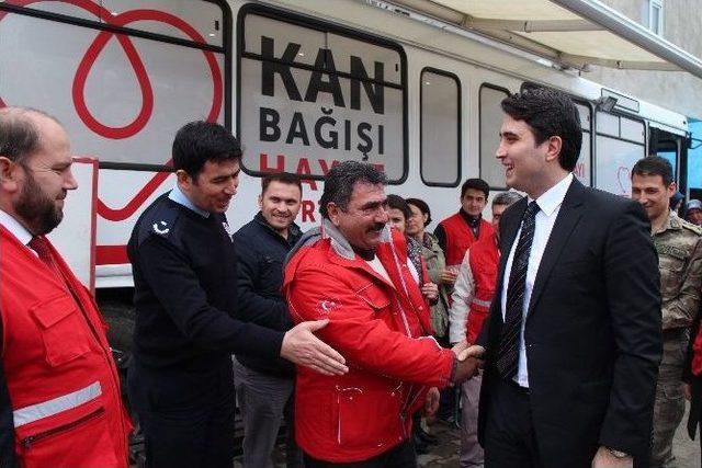 Ayvacık&rsquo;ta Kan Bağışı Rekoru Kırıldı 1