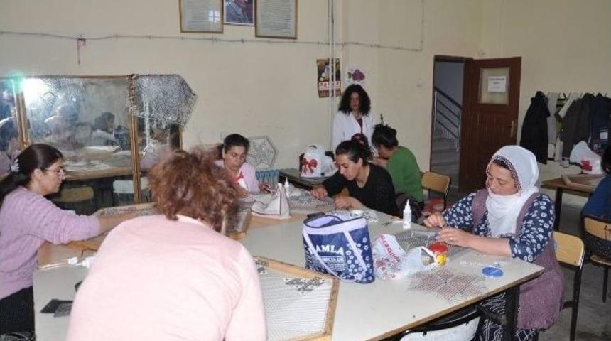 Tunceli&rsquo;de Ev Hanımlarına Y&ouml;nelik Kurslar D&uuml;zenleniyor