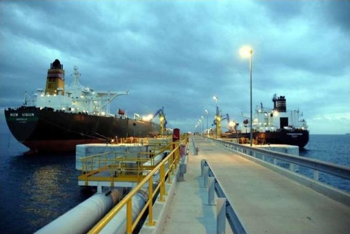 Jurong Yolunda G&uuml;&ccedil;l&uuml; Adımlar