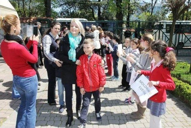 D&uuml;nya &Ccedil;ocuklarına Sıcak Karşılama 1