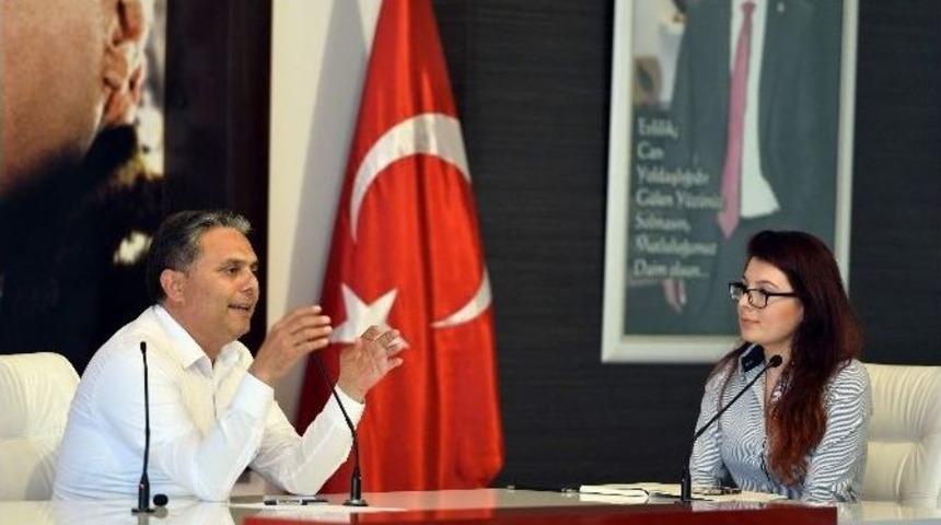 &Uuml;mit Uysal, &Ouml;ğrencilere Yerel Y&ouml;netimi Anlattı