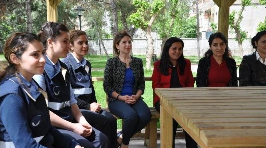 Silopi&rsquo;nin İlk Kadın Zabıtaları G&ouml;reve Başladı