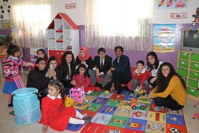 Kardeş Okul Se&ccedil;tikleri İlkokul &Ouml;ğrencilerini Sevindirdiler 3