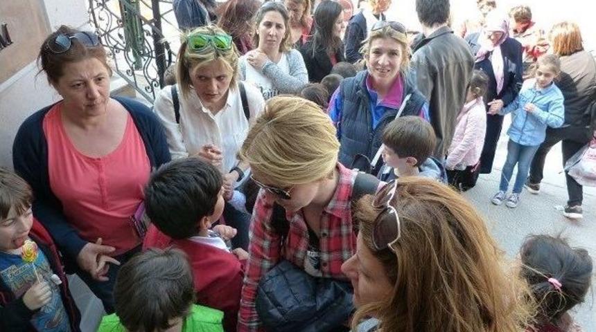 Eskişehir K&ouml;kenli İstanbullu &Ouml;ğrenciler Eskişehir&rsquo;i Gezdi