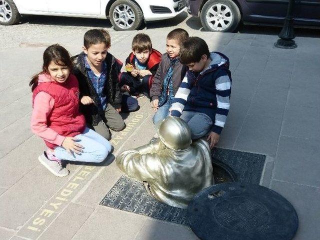 Eskişehir Kökenli İstanbullu Öğrenciler Eskişehir’i Gezdi