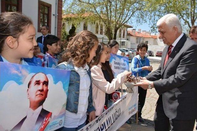 Büyükşehir 1. Çocuk Oyunları Tiyatro Günleri Başladı