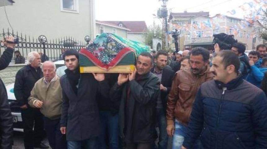 &Ouml;zel Halk Otob&uuml;s&uuml;'n&uuml;n Ezdiği Kadın Son Yolculuğuna Uğurlandı