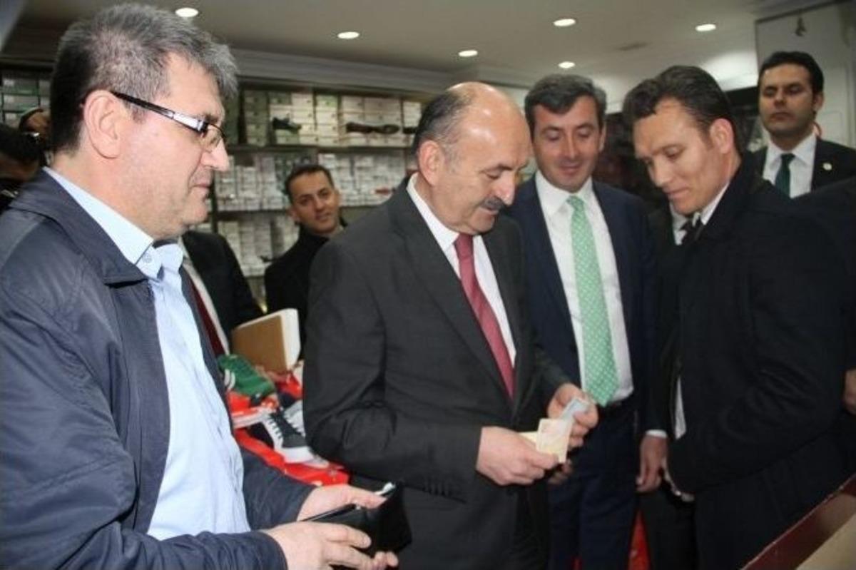 Bakandan G&ouml;r&uuml;lmemiş Ayakkabı Pazarlığı