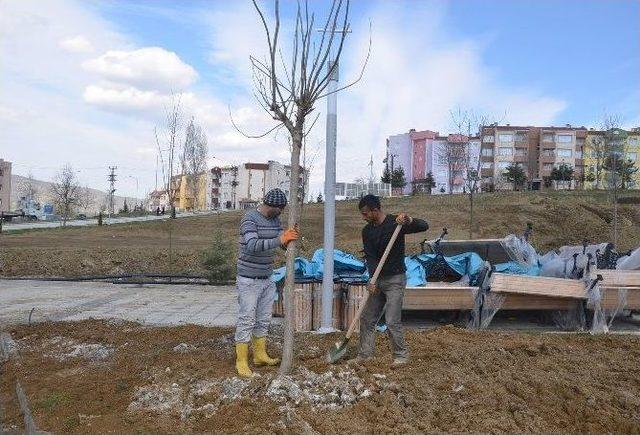 Yeşilkent Parkı’nda Çalışmalar Sürüyor