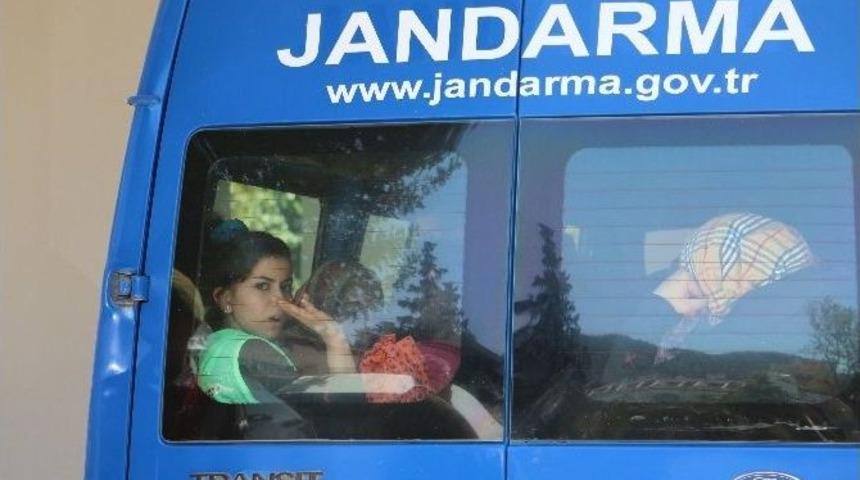 Muğla&rsquo;da Kargo Aracında 46 Ka&ccedil;ak Yakalandı