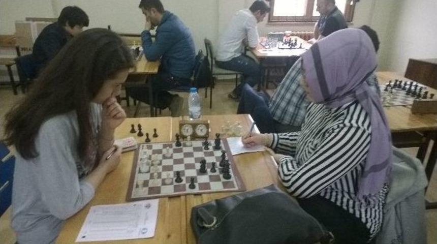 Bartın&rsquo;da Elma Şekeri Satran&ccedil; Turnuvası Sona Erdi