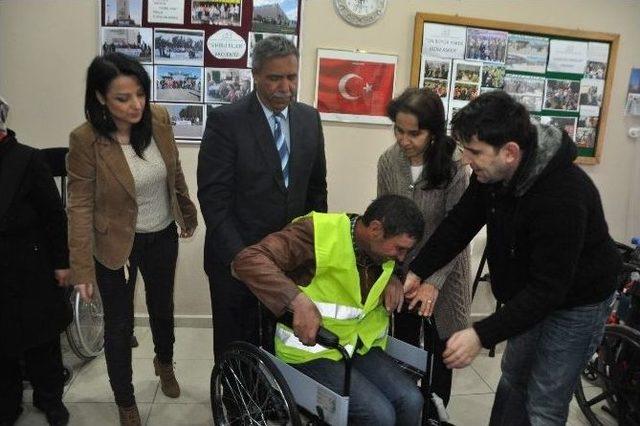 Umut Treni Derneği’nden Bozüyüklü Engellilere Destek