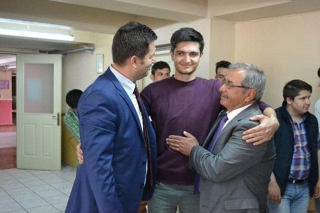 Belediye Başkanı &Ouml;zacar&rsquo;dan Taziye Ziyareti 1