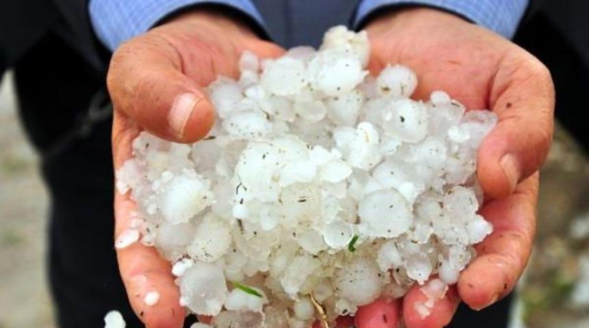 Osmaniye'de Ekili Arazileri Ve Meyve Bah&ccedil;elerini Dolu Vurdu